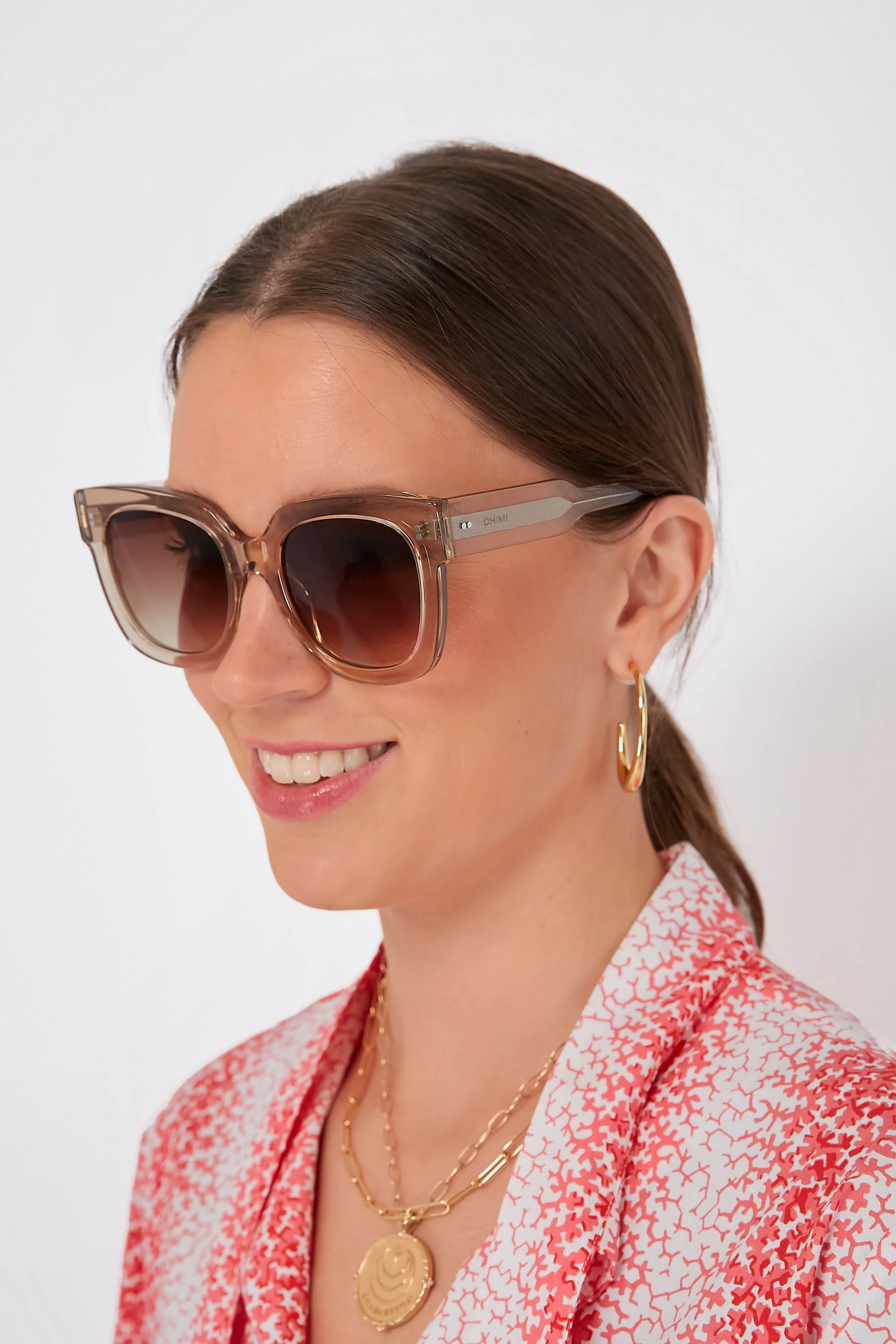08 Ecru Sunglasses - Image 2