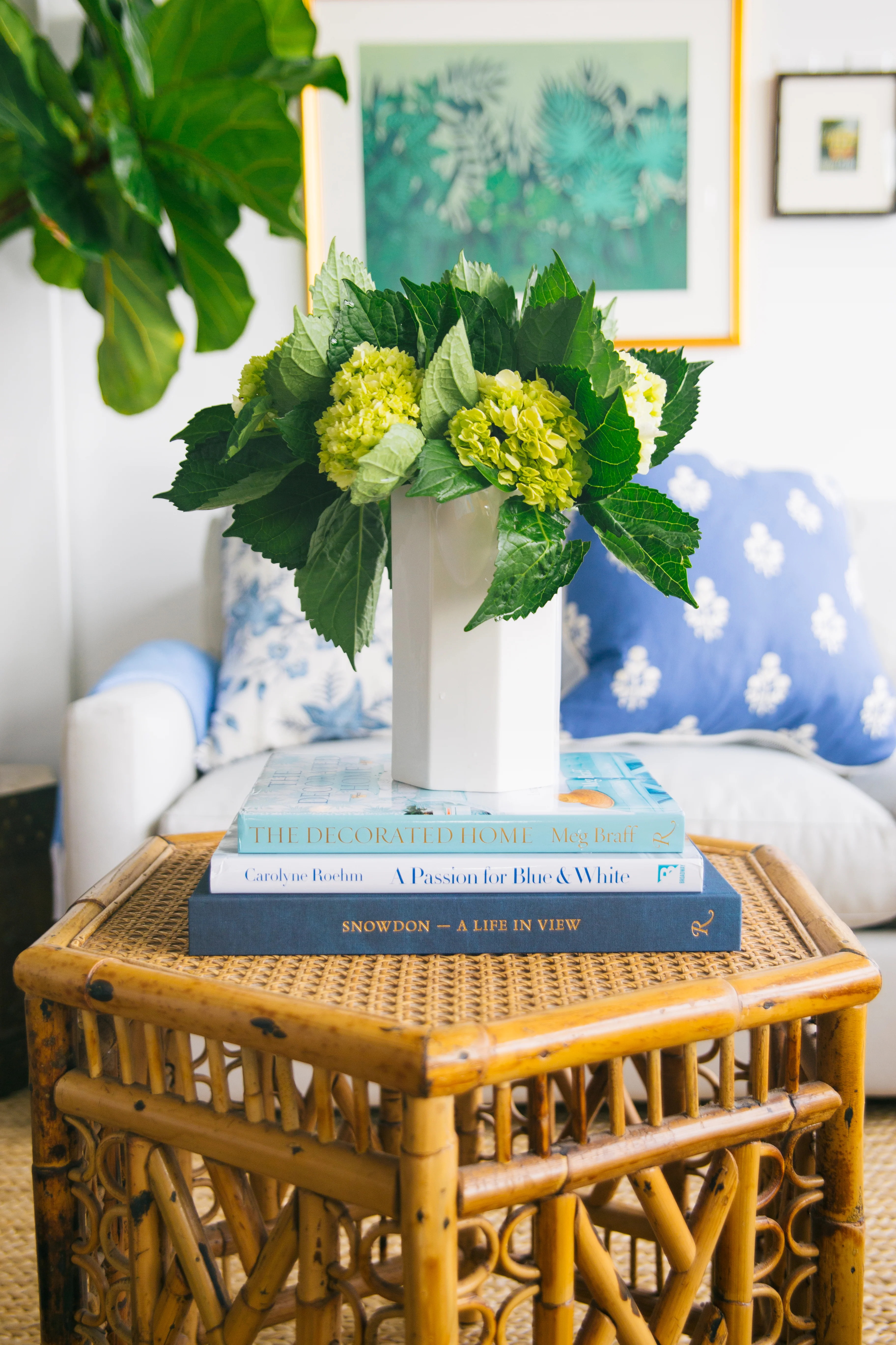 A Passion For Blue And White - Image 3
