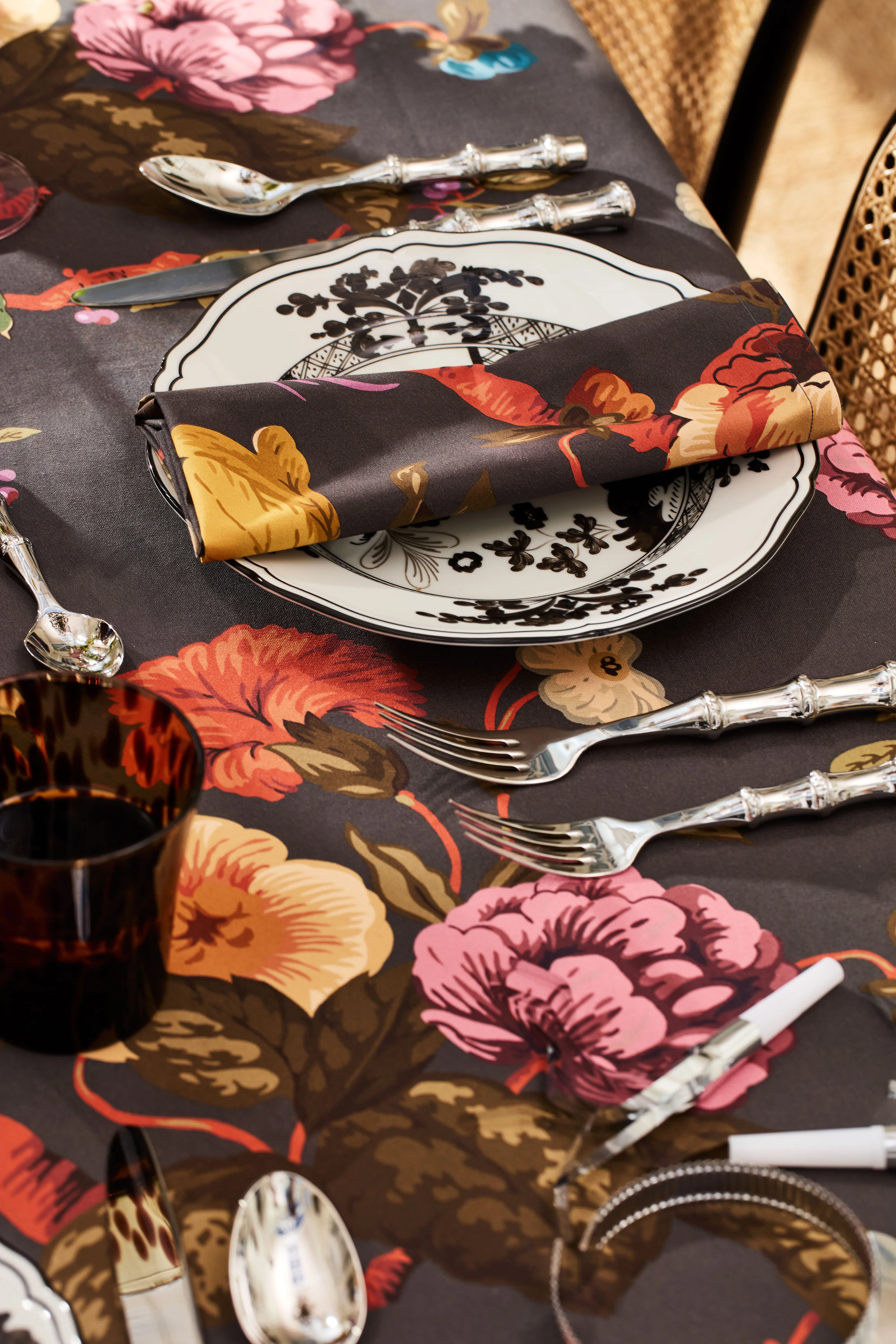 Baroque Floral Tablecloth - Image 6