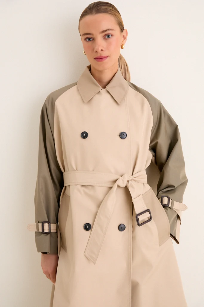 Beige Canasta Raincoat - Image 6
