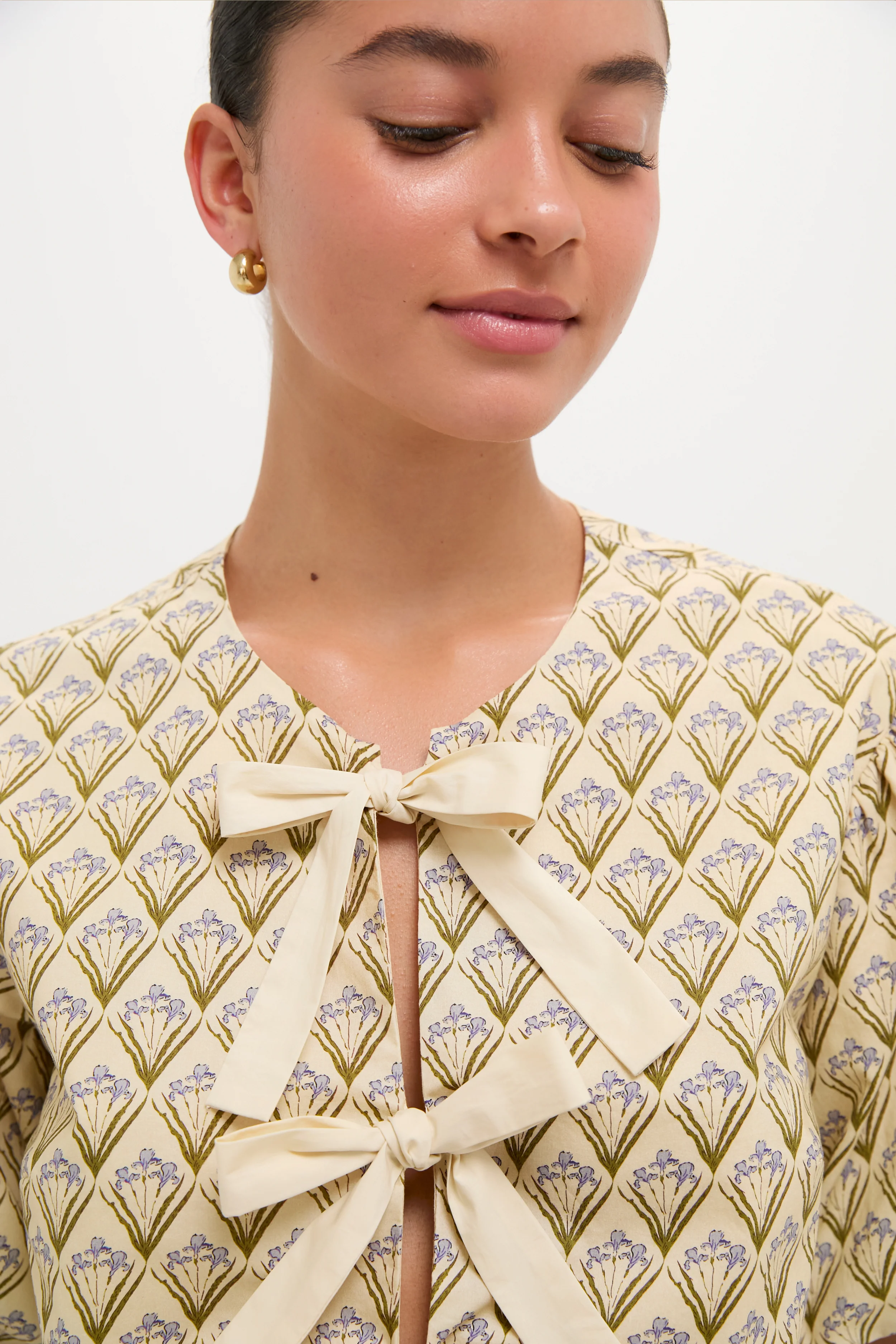 Beige Trellis Floral Tie Crossvine Blouse - Image 2