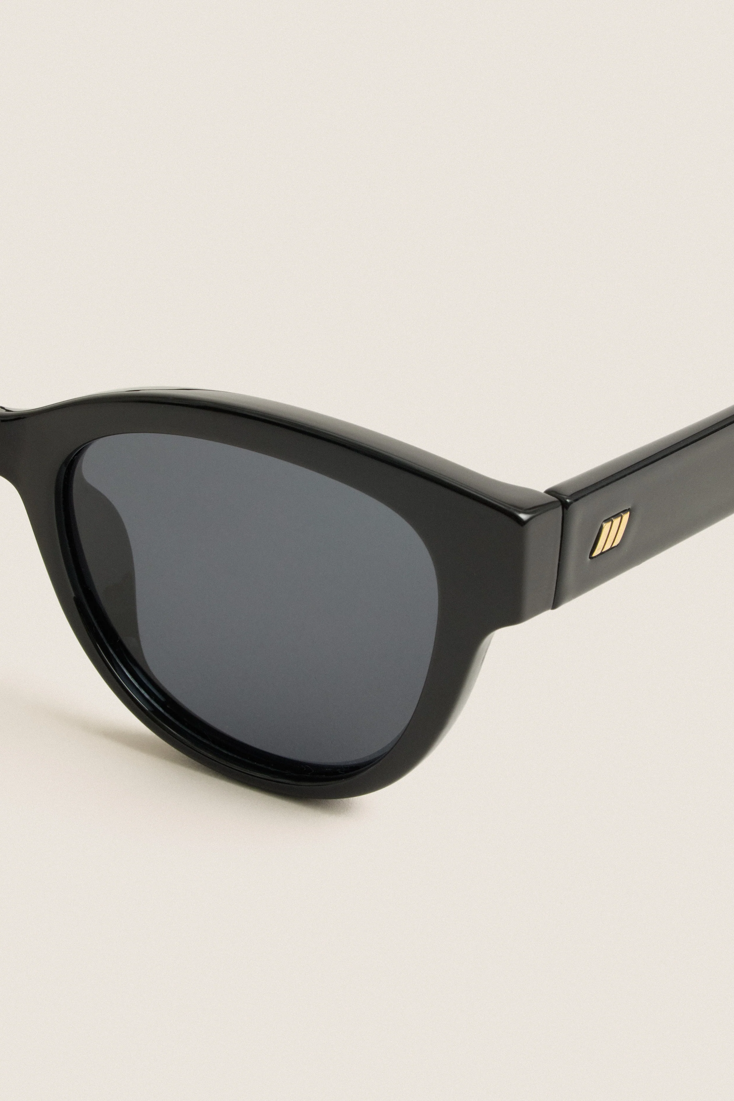Black Polarized Majestic Sunglasses - Image 5