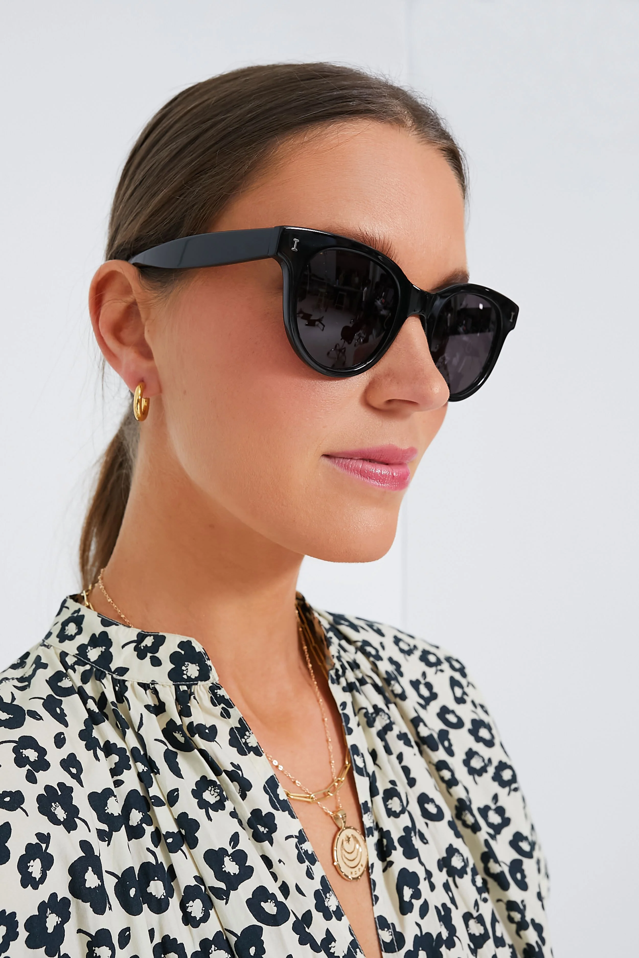 Black Sicilia Sunglasses - Image 2