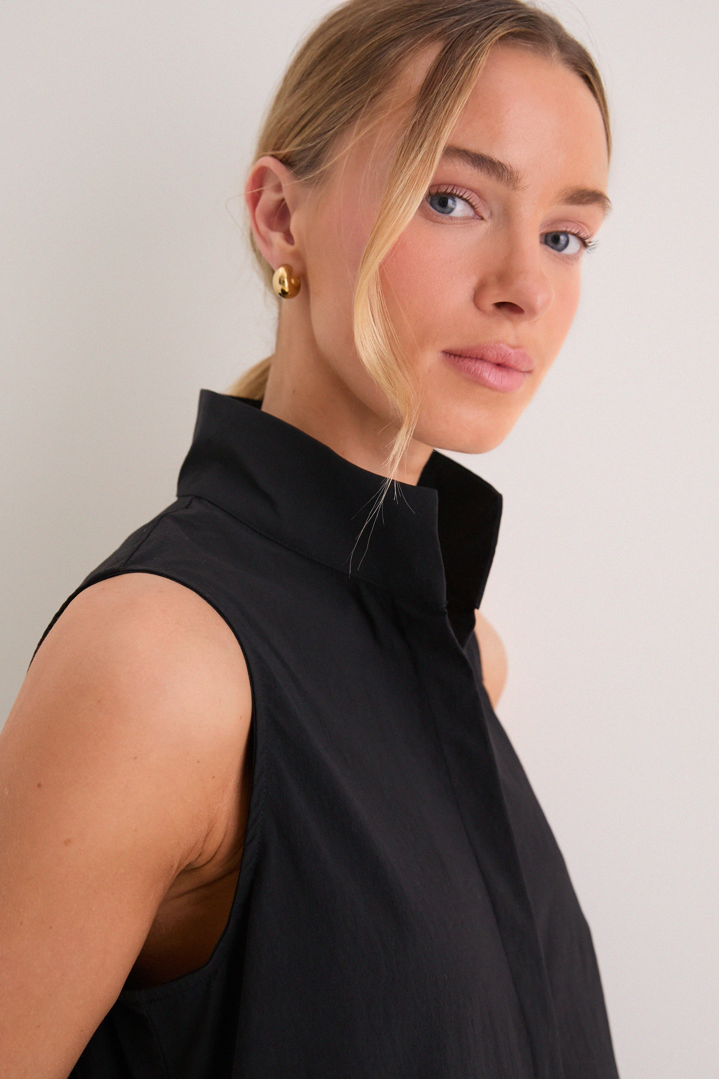 Black Sleeveless Charlie Dress - Image 5