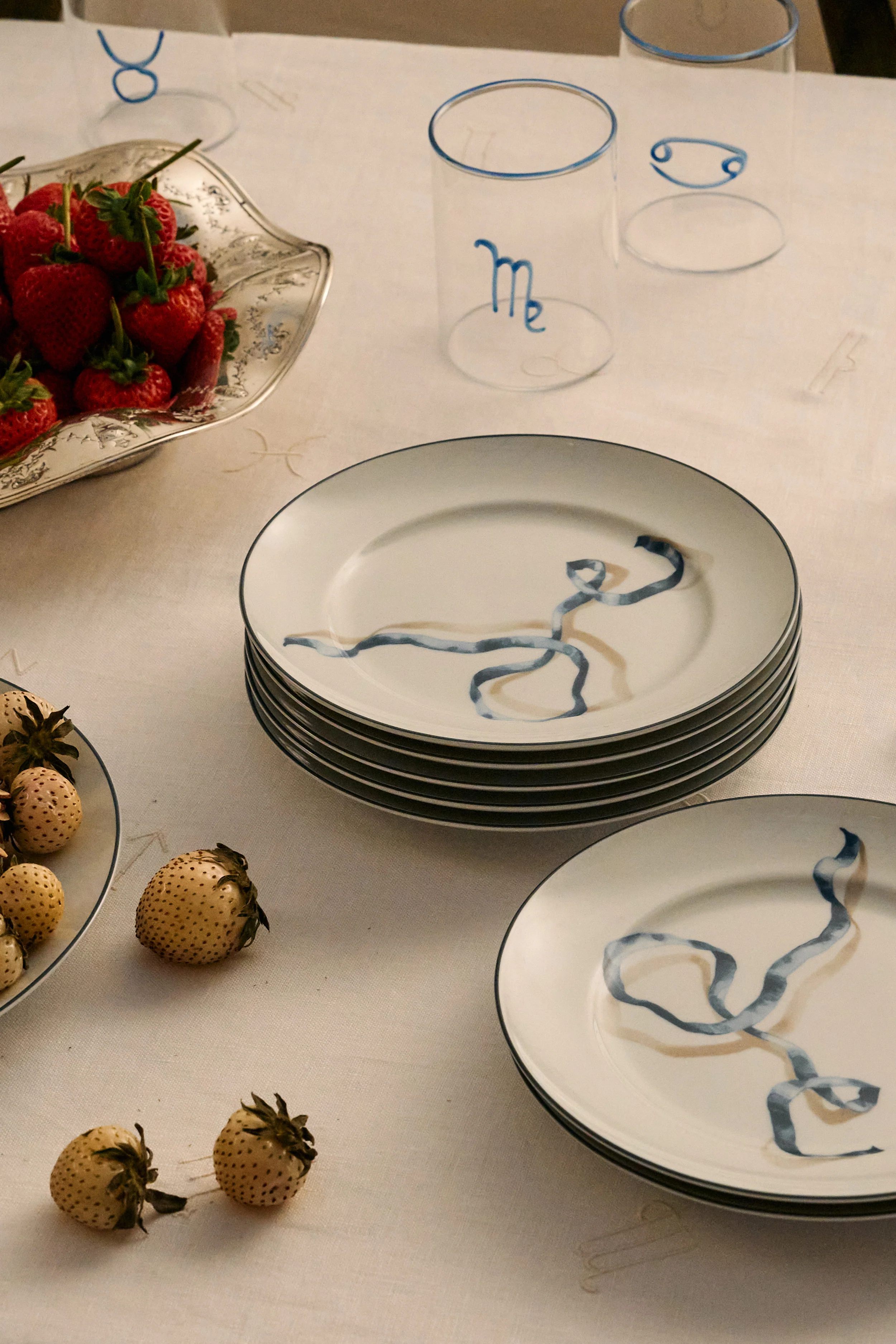 Blue Ribbon Dessert Plates (Set of 4) - Image 2