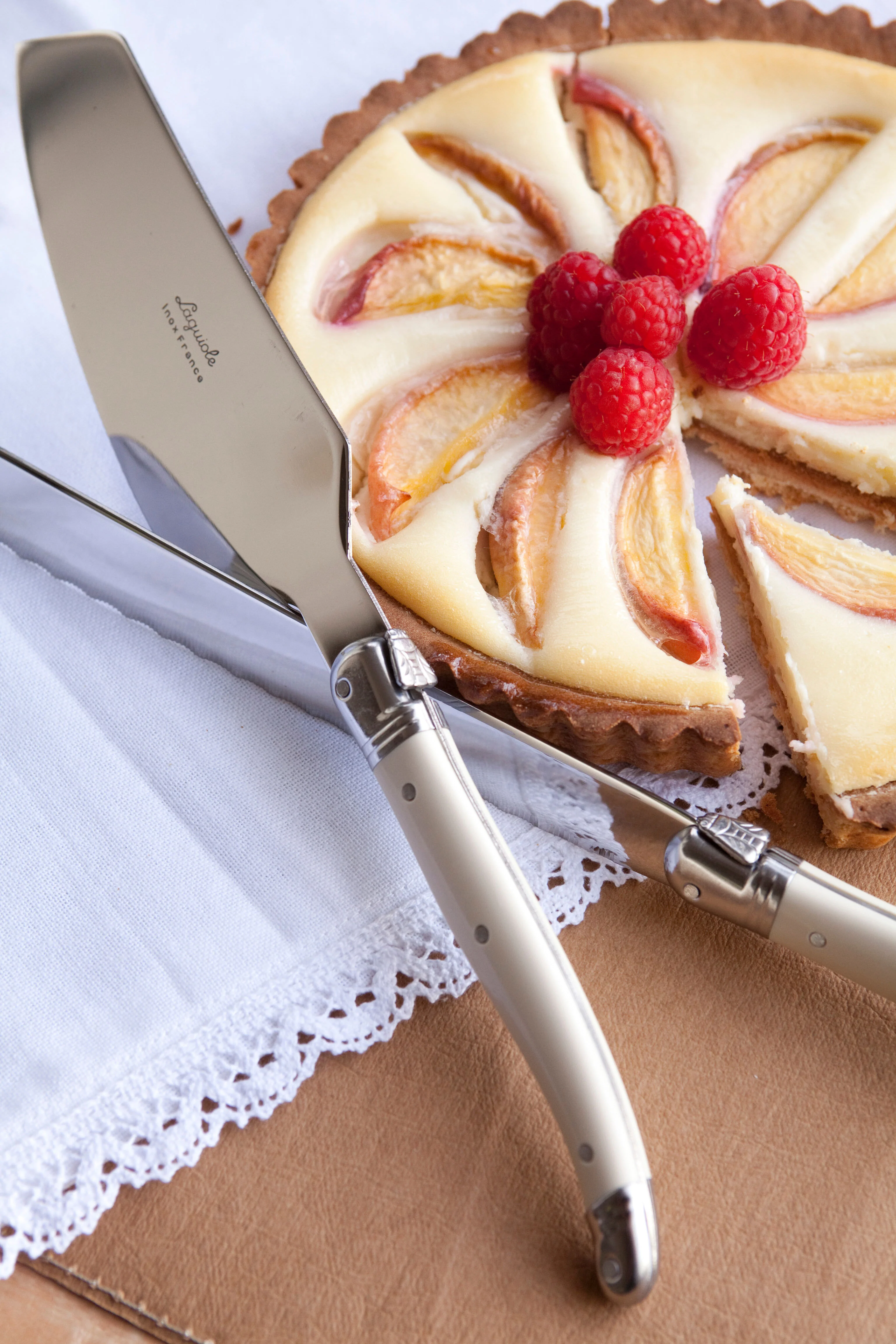 Cake Set Ivory Cake Slicer and Bread Knife - Image 3
