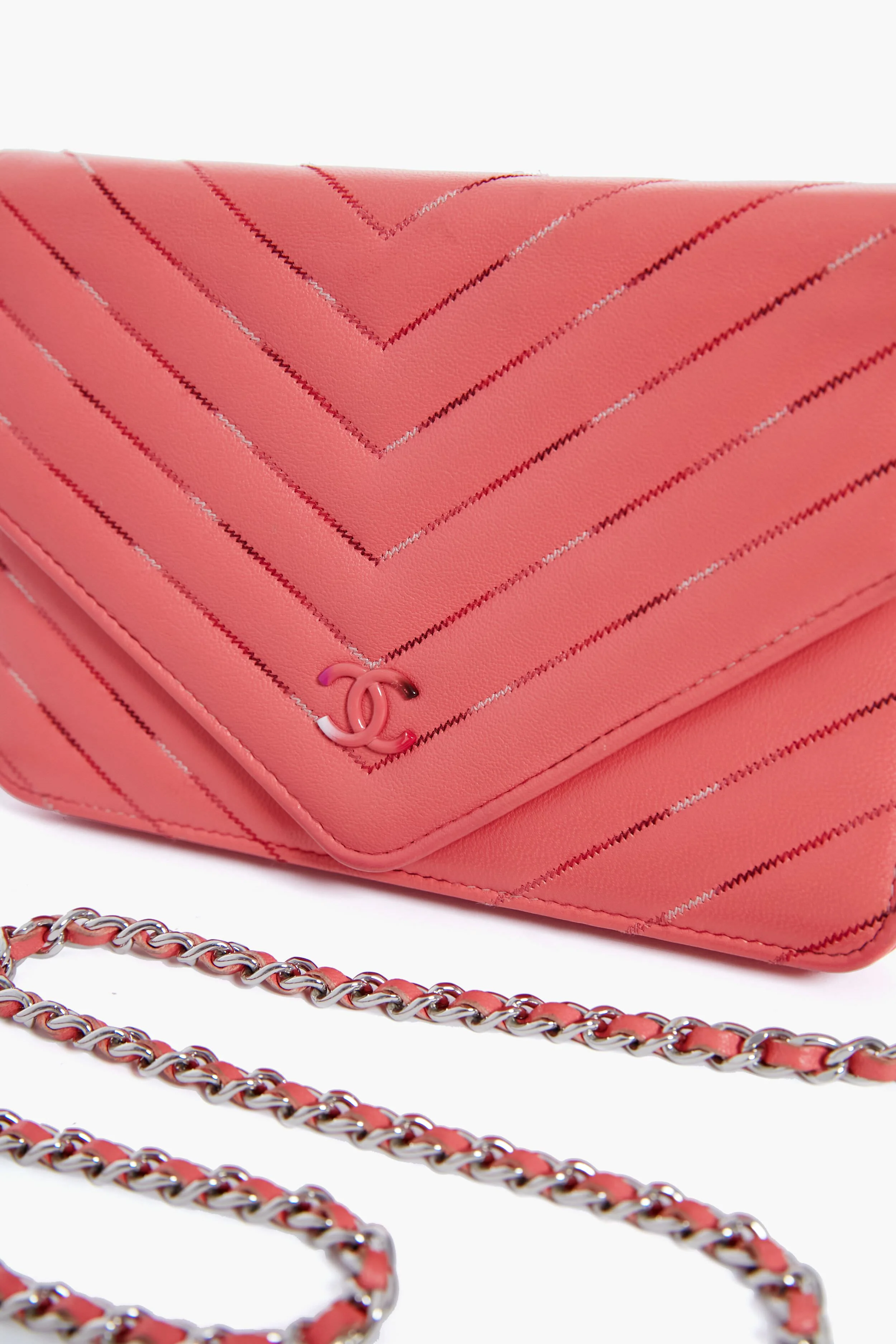 CHANEL Pink Gradient Chevron Wallet On Chain - Image 3