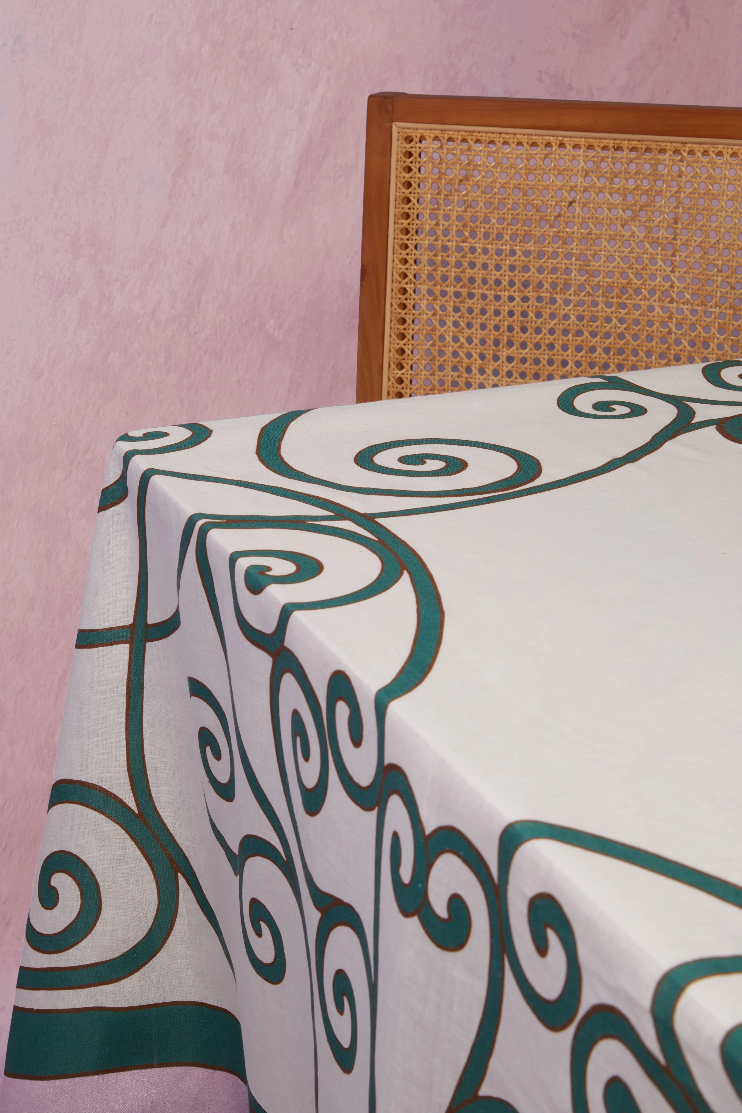 Cortile Lilac Large Tablecloth - Image 2