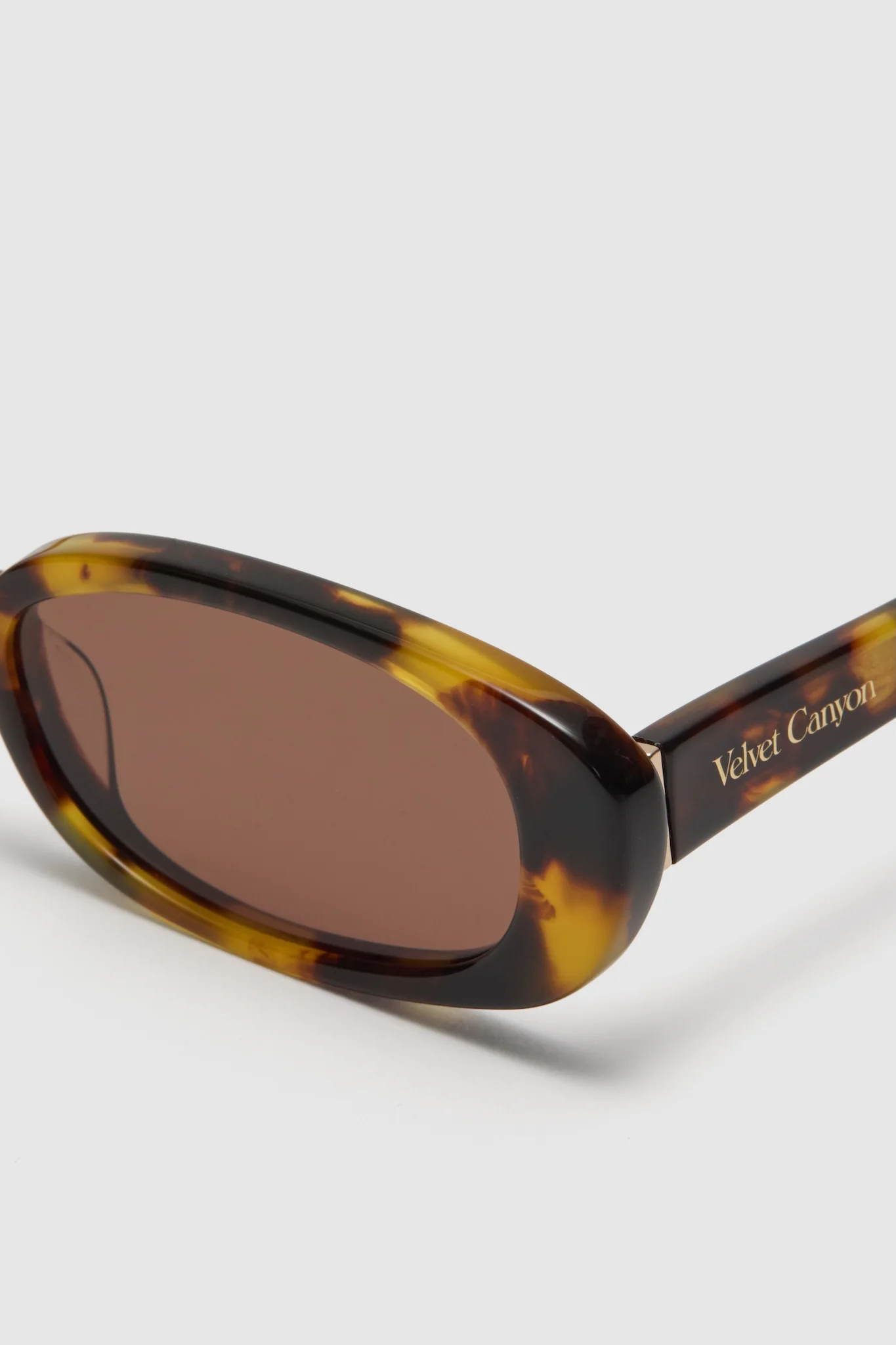 Eco Tort Velvetine Sunglasses - Image 5