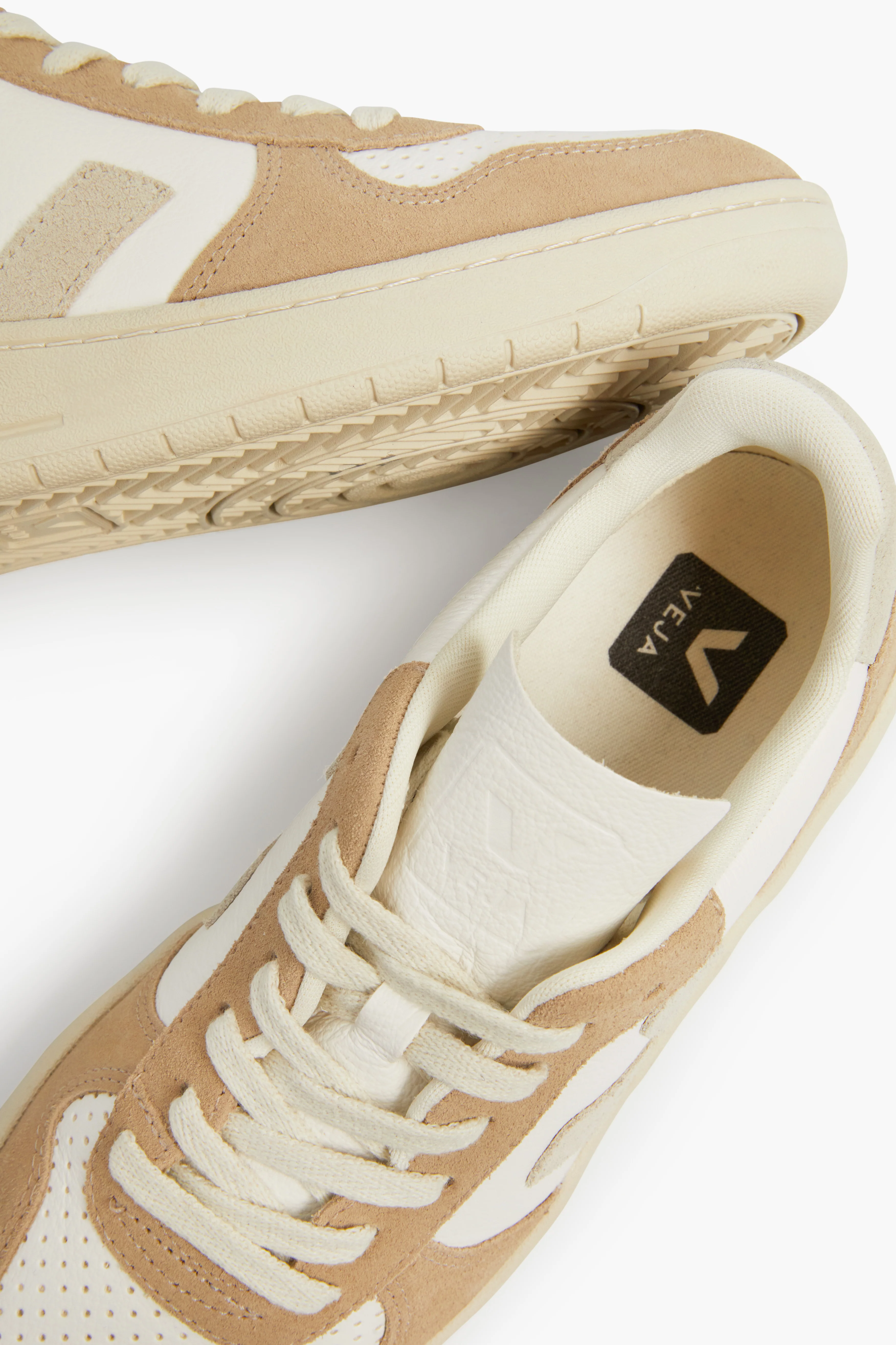 Extra White Natural Sahara V-10 Sneakers - Image 5