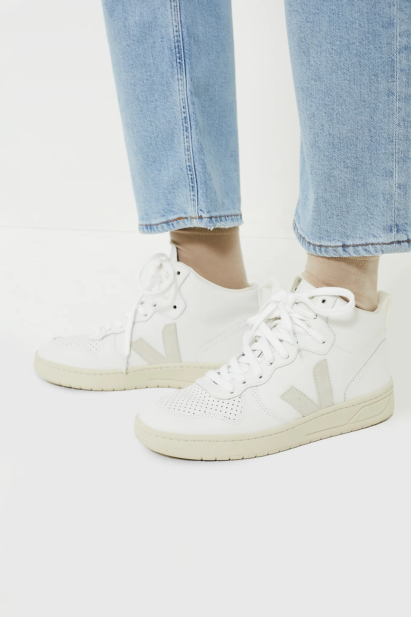 Extra-White Natural V-15 Sneakers - Image 3