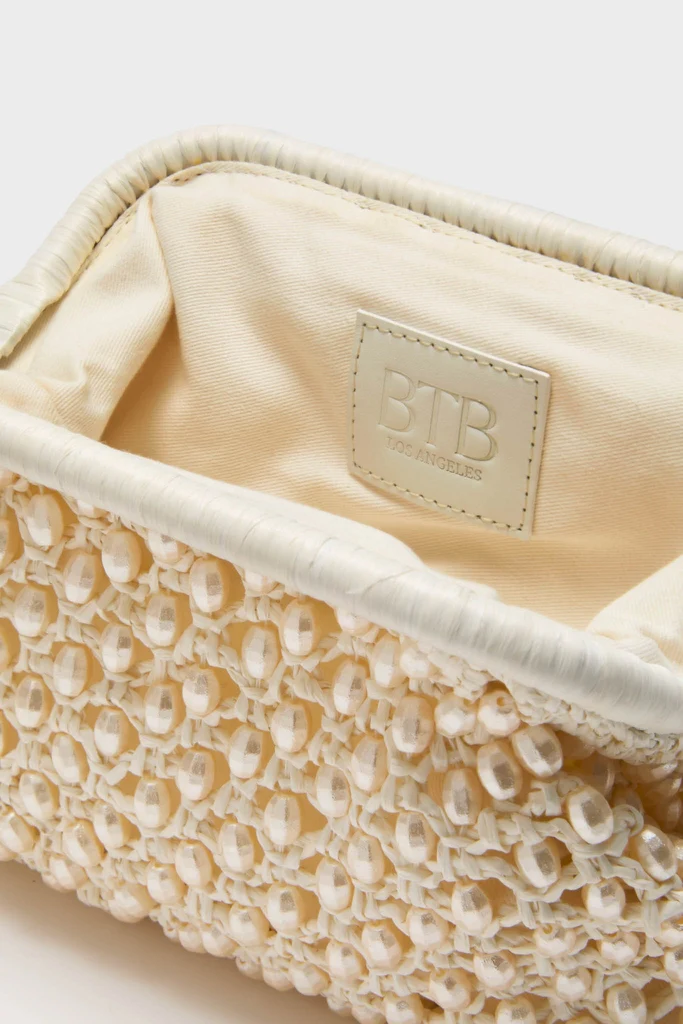 White Perola Clutch - Image 5