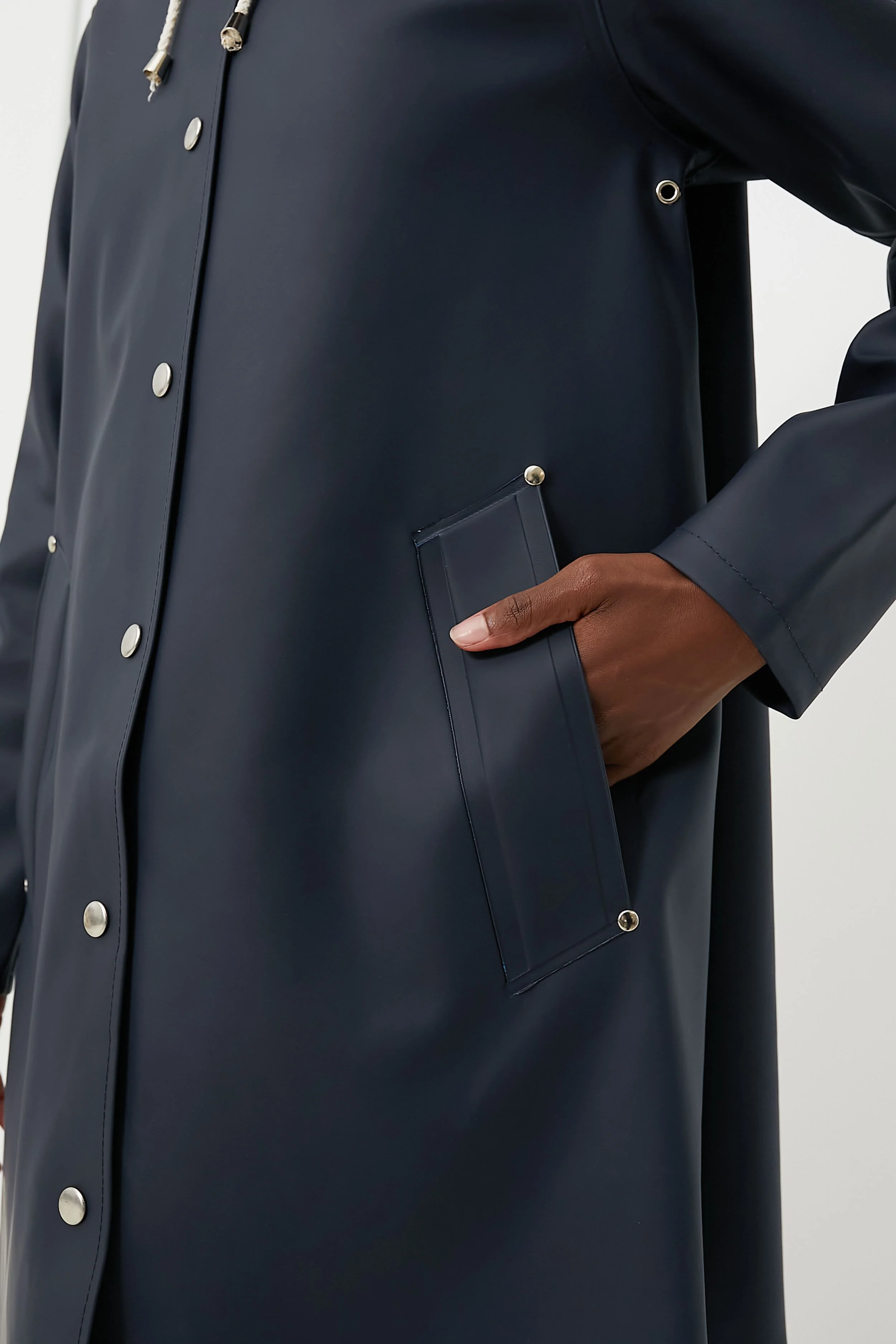 Navy Mosebacke Raincoat - Image 5